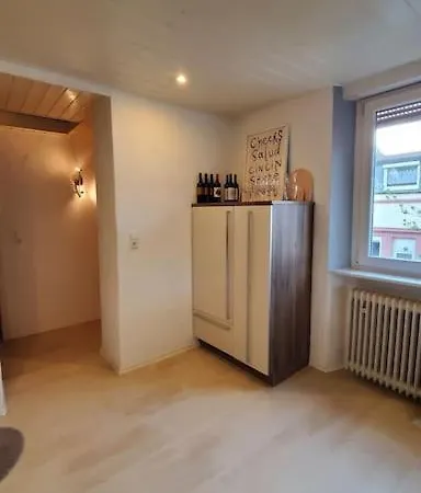 Snuggly Spacious Near Everything Apartament