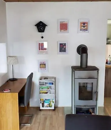 Apartment Snuggly Spacious Near Everything *